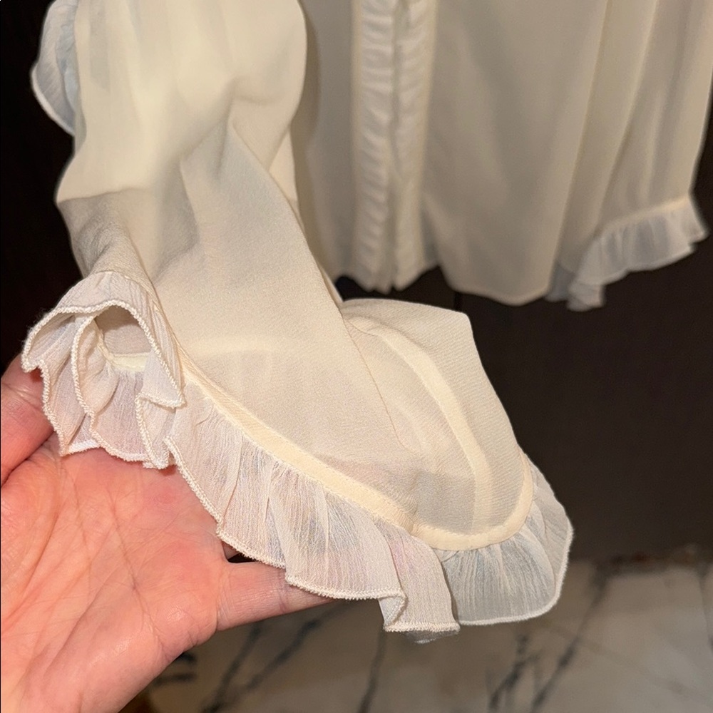 Alice + Olivia Cream Ruffle Cold Shoulder Blouse - Picture 11 of 16